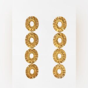 Zara Sculpted Circular earring NWT 🔥✨✨